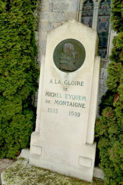Stèle commémorative