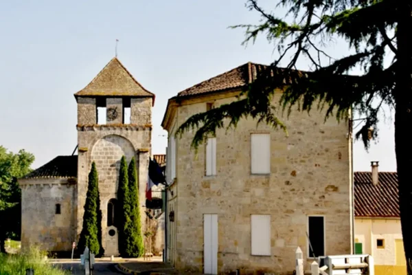 Église Saint-Michel et mairie